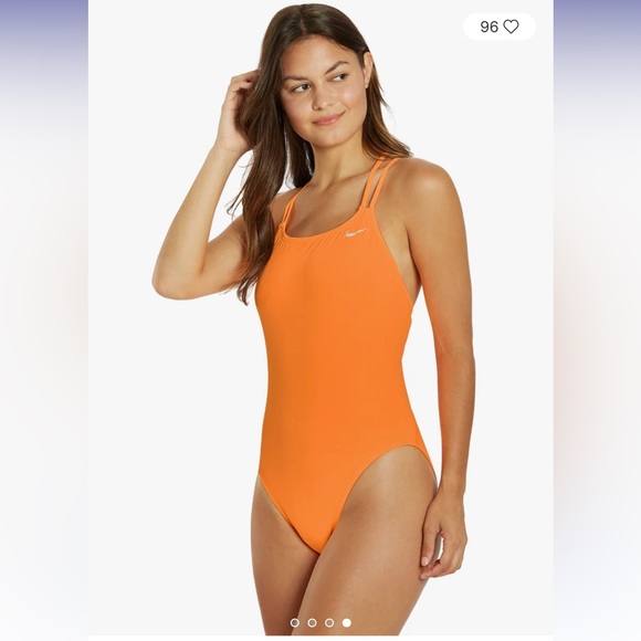 Nike Women's HydraStrong Solid Spider Back One Piece Swimsuit - Picture 1 of 10